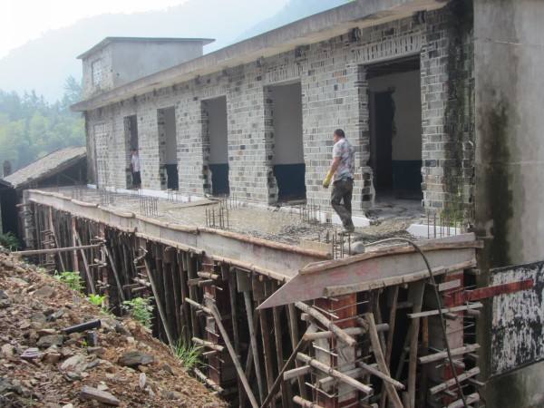 修路竟意外發現古墓?建筑結構加固無意外