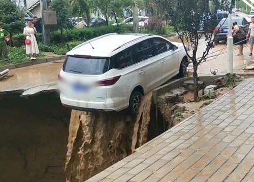 1534502601733996.jpeg 5.jpeg