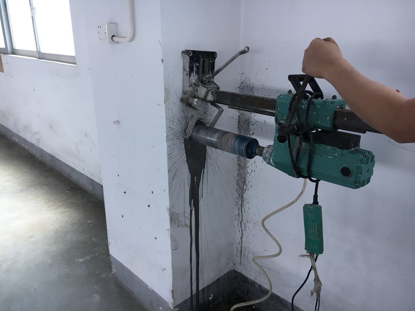 1535884738803376.jpg 772463441977121913.jpg