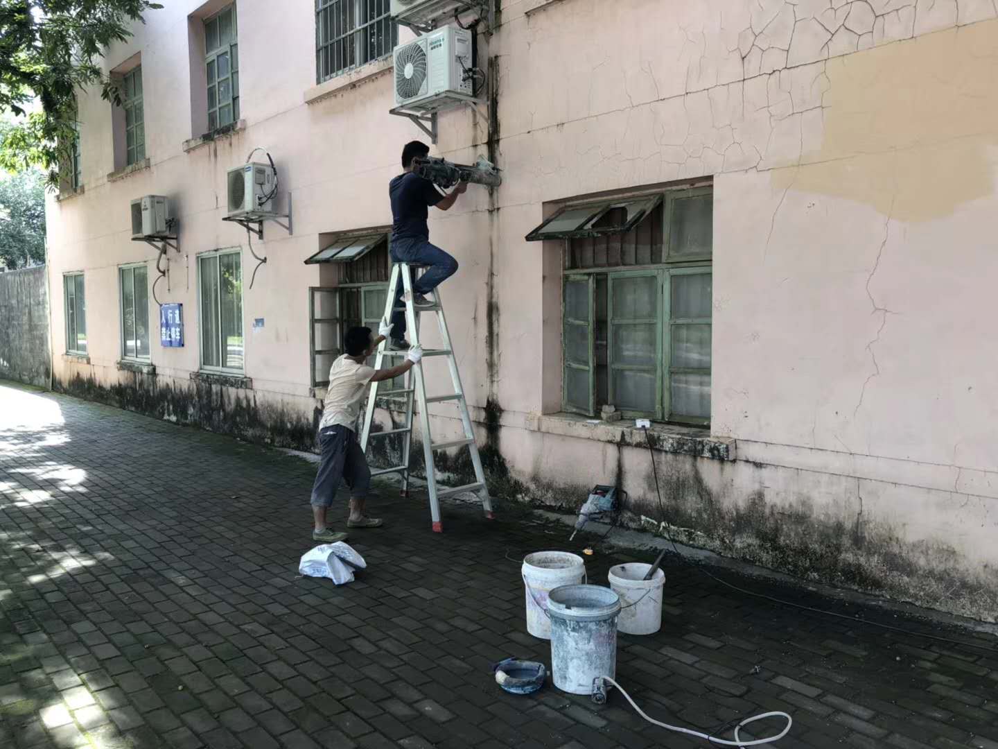 1538022299149143.jpg 415705856118682452.jpg