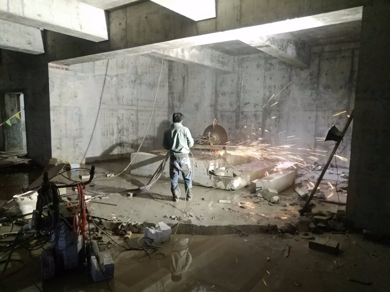 1540106657278188.jpg 153464656955835.jpg