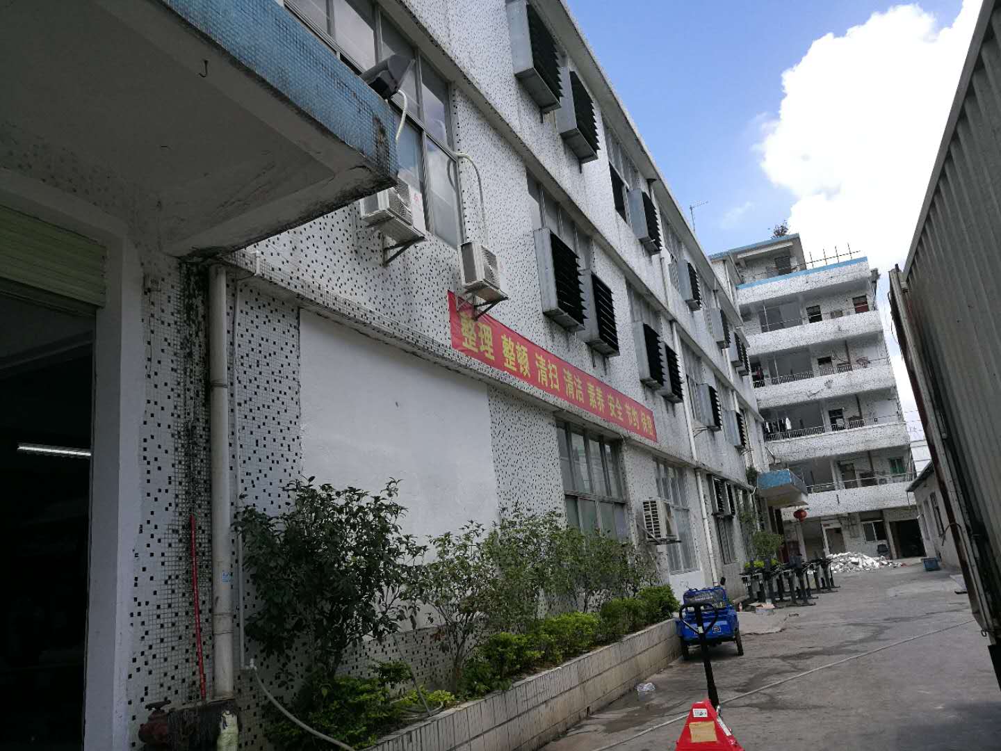 1540474111244344.jpg 916274257389976682.jpg